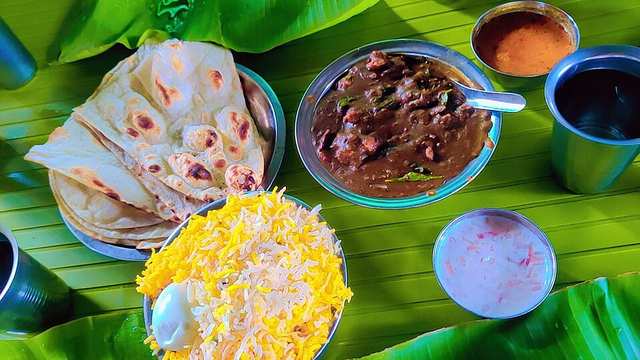 Hyderabad biryani & naan